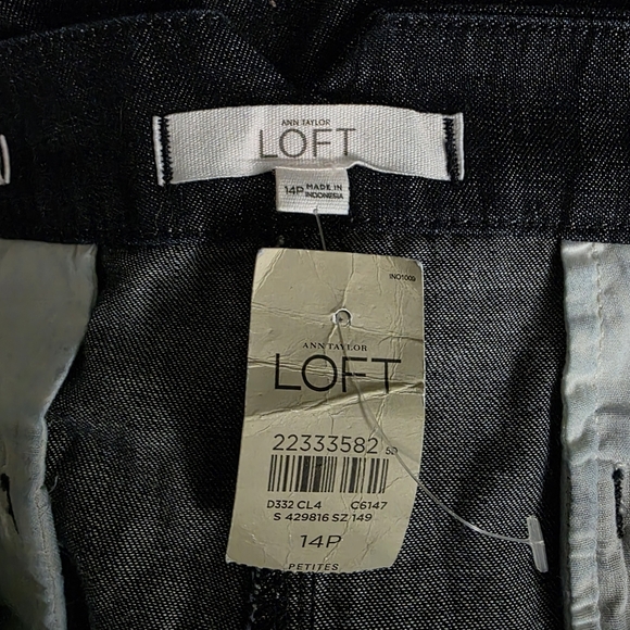 LOFT Curvy Riviera Shorts in Refined Denim, Dark Wash, Size 14P - Picture 7 of 8